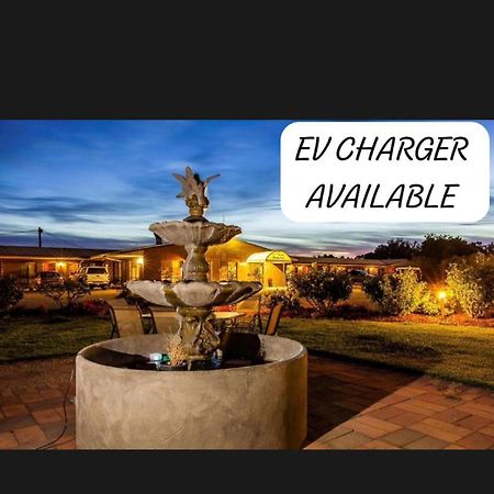 Newell Motor Inn Narrandera Exteriér fotografie